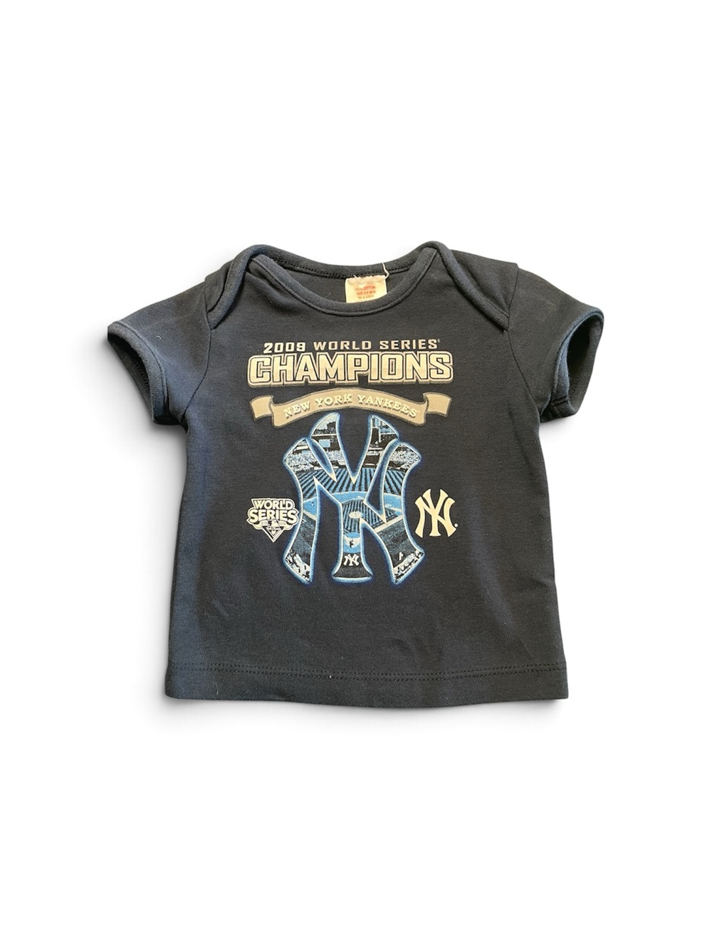 EUC - New York Yankees 2009 World Series championship infant size 6/9 months